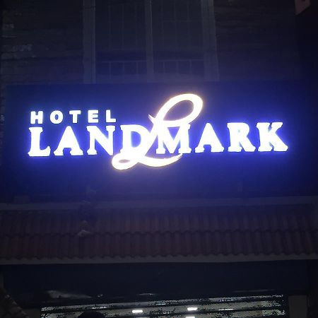 Hotel Landmark Утакаманд Экстерьер фото