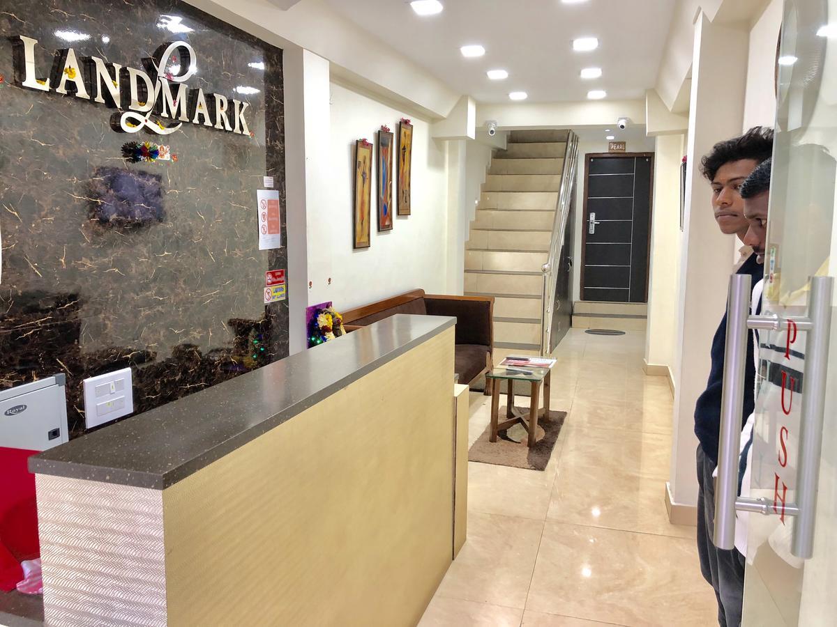 Hotel Landmark Утакаманд Экстерьер фото
